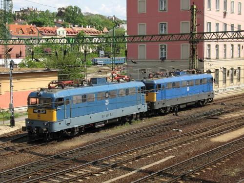 Prawie jak ET41 czyli 2xV43