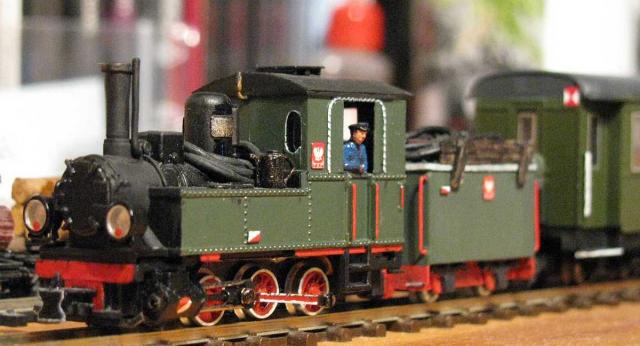 Dość wdzięczny parowozik do przeróbek