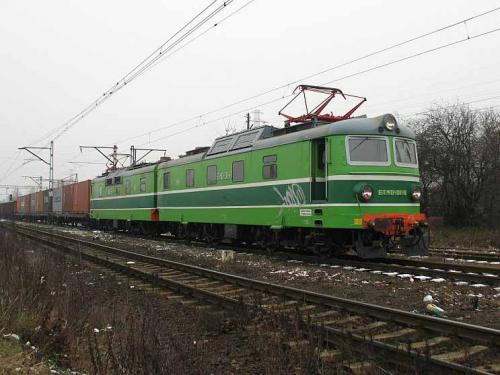 Jedynka. ET40-01 z rozwalonym składem na Chojnach